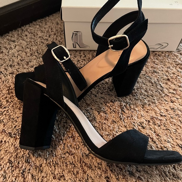 A New Day Black Open Toe Heels 👠 - Picture 6 of 8